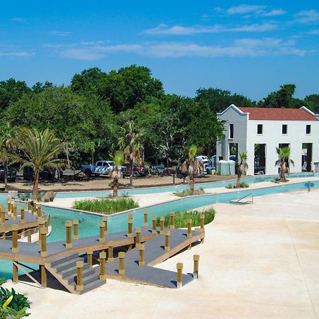Centennial Plaza Resort גאלפורט מראה חיצוני תמונה